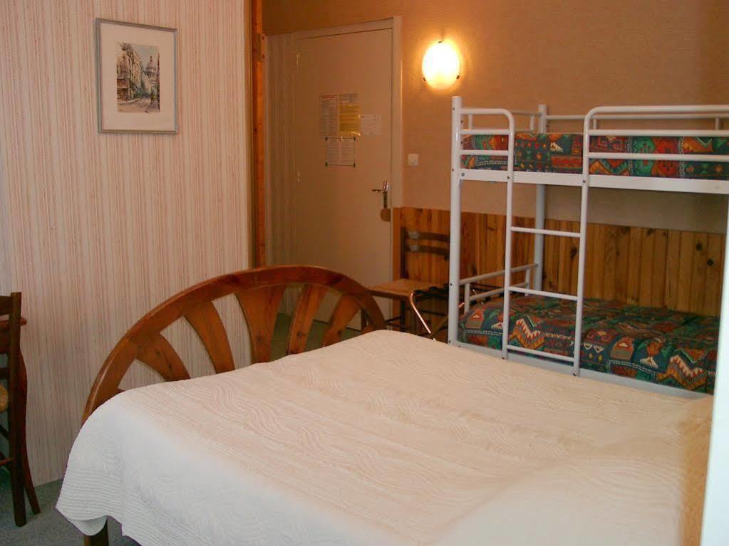 Hotel Le Chatelet Saint-Paul-de-Fenouillet Exterior foto