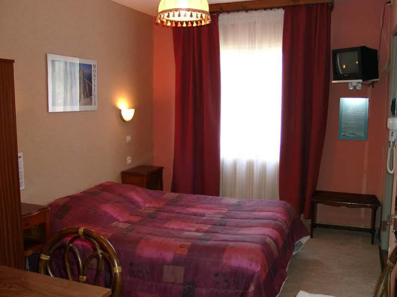 Hotel Le Chatelet Saint-Paul-de-Fenouillet Exterior foto